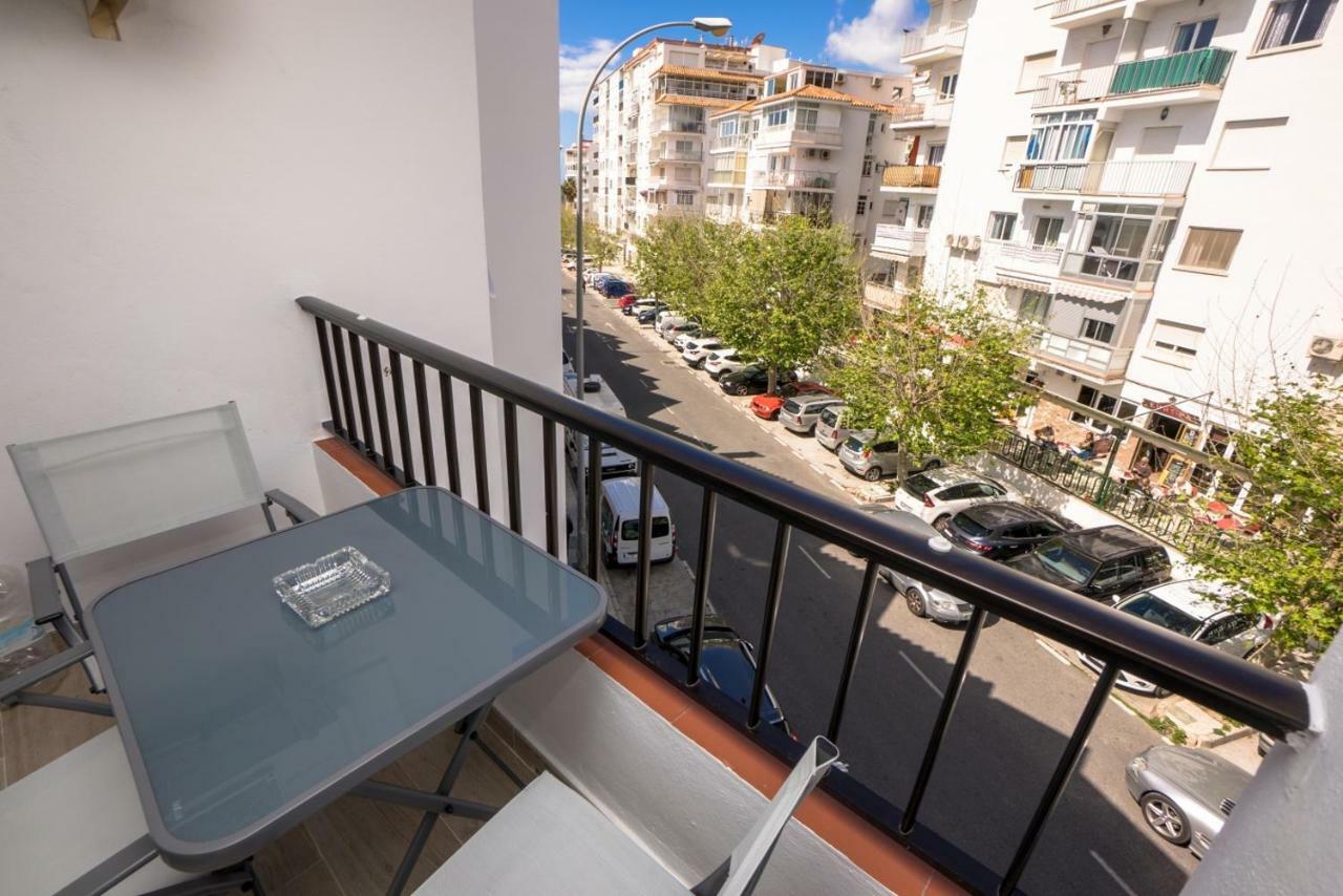 Palmeras 80 Menyber Nerja Luaran gambar