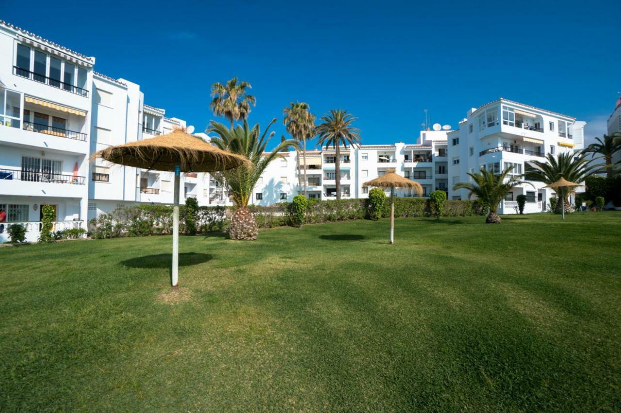Palmeras 80 Menyber Nerja Luaran gambar